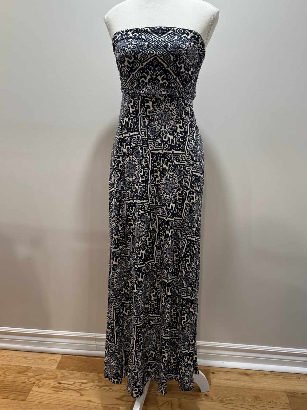 Banana Republic Strapless Navy & White Maxi Dress